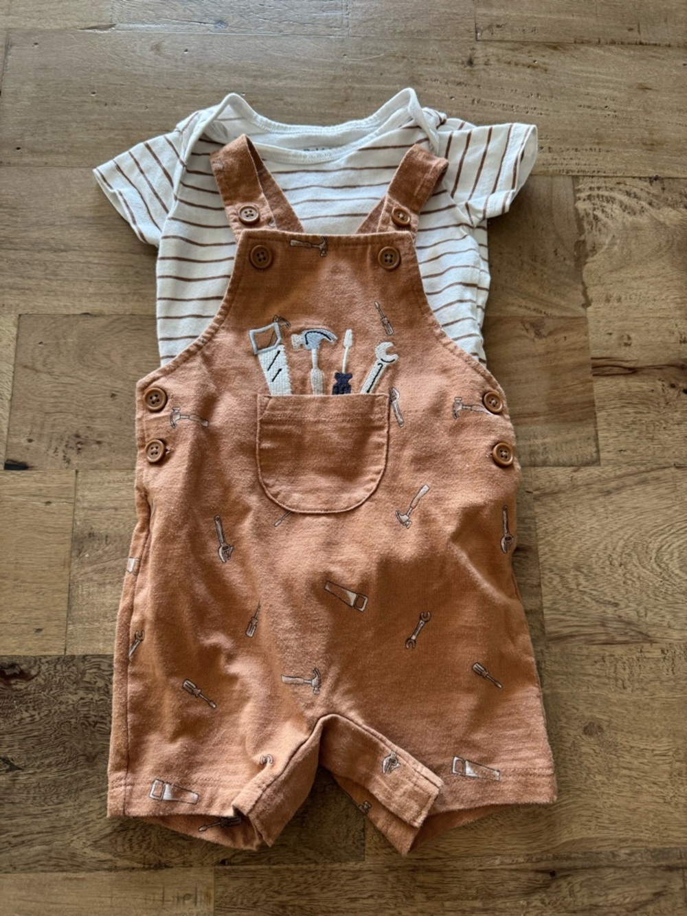 Pekkle cute Kids Rust Tool-Print Short Overalls set size 9 months